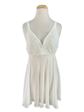 LINEA DONATELLA Women’s White Nightgown Slip Size S Semi-Sheer Laced Bust